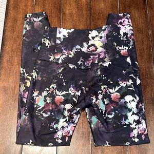 these are from old navy, wore once but very good condition! size small